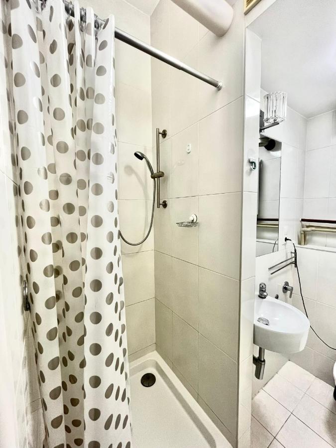 Bezagenta Rooms Centrum Warszawa Exteriör bild